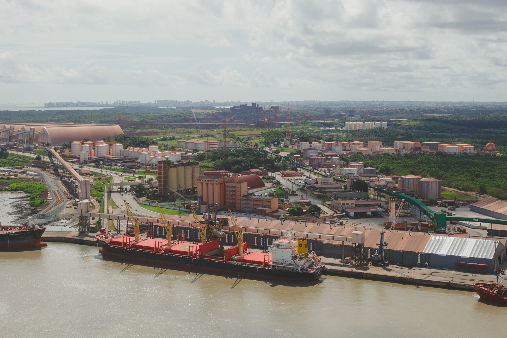 Porto do Itaqui amplia capacidade de escoamento