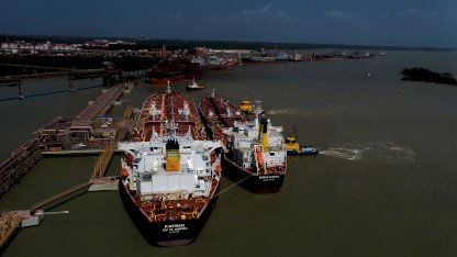 Porto do Itaqui realiza mais uma vez grande operação de transbordo a contrabordo