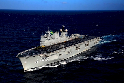 População a bordo: Porto do Itaqui abre visitação pública ao maior navio de guerra da América Latina 