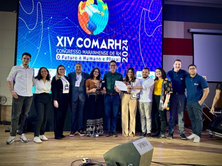 Equipe de Inovação do Porto do Itaqui recebendo prêmio de 4º lugar no Prêmio Agilidade Brasil Equipe de Inovação do Porto do Itaqui recebendo prêmio de 4º lugar no Prêmio Agilidade Brasil